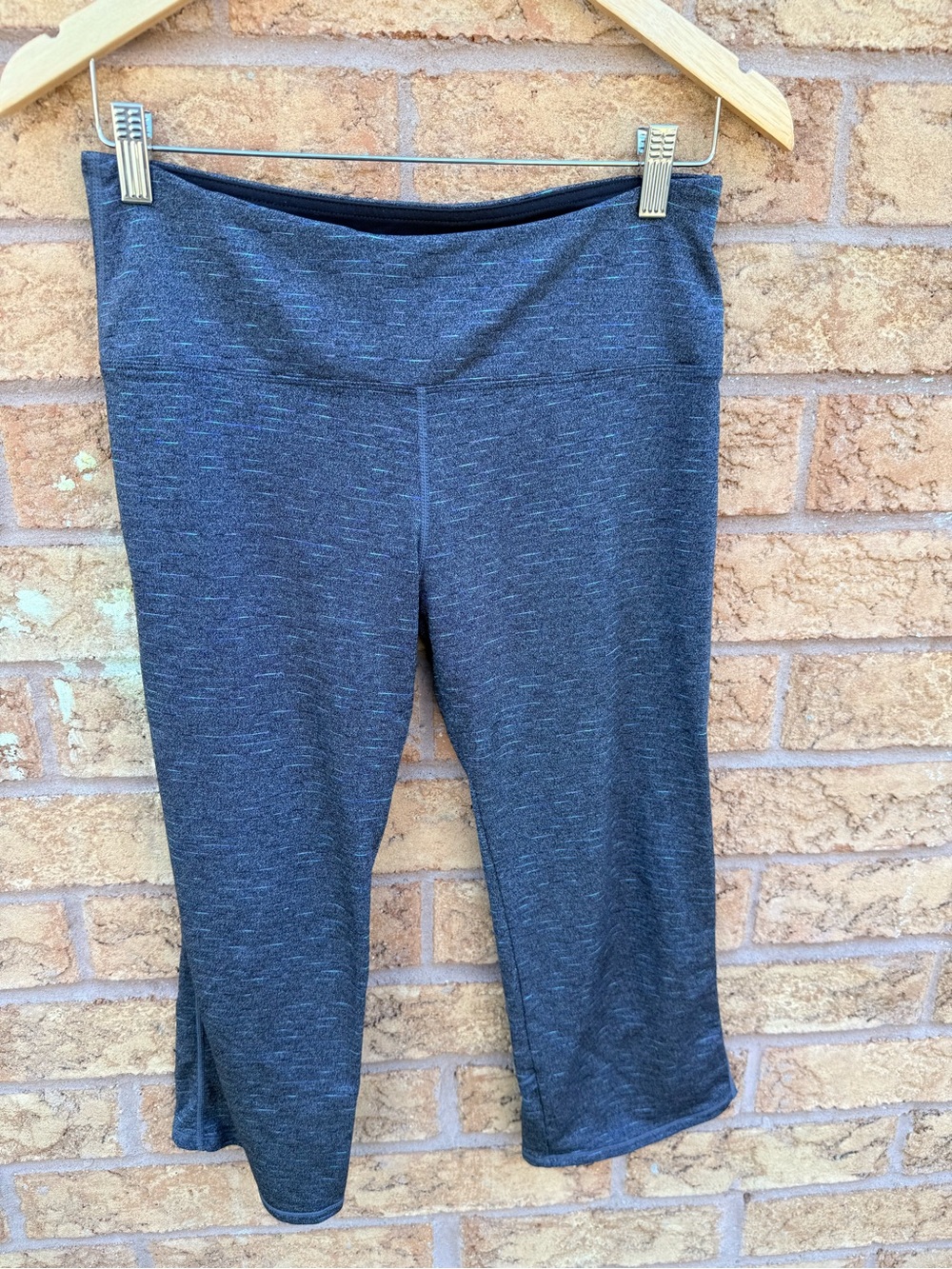 4/$25 • Kirkland Signature Charcoal Heather Cropped Yoga Leggings